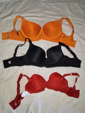 Women's 3-Pack Smooth T-Shirt Bras - Orange, Black & Red